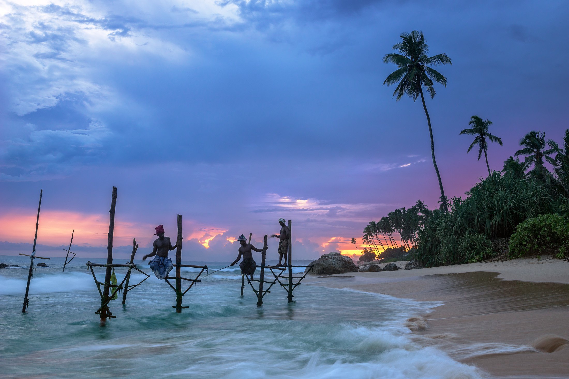 Шри ланка туристическая. Хиккадува Шри Ланка. Индия Шри Ланка океан. Тангалле Шри Ланка. Хирикетия пляж Шри Ланка.